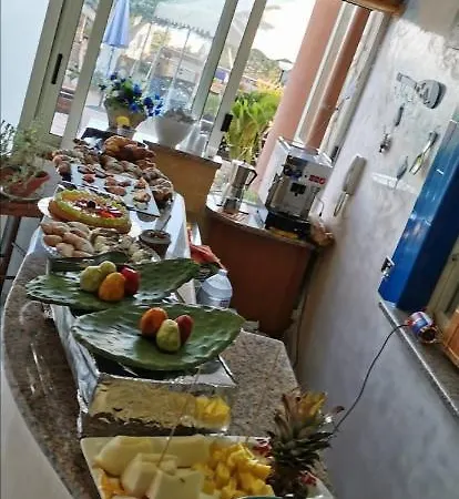 לינה וארוחת בוקר Accussi 3*