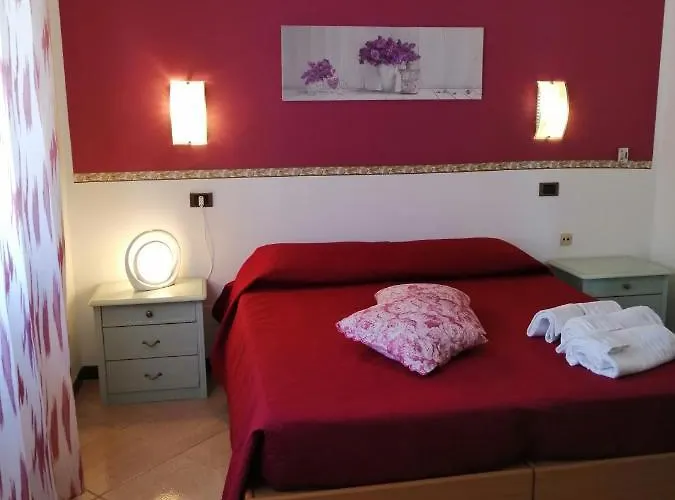 Accussi 住宿加早餐酒店 阿尔卡莫马里纳