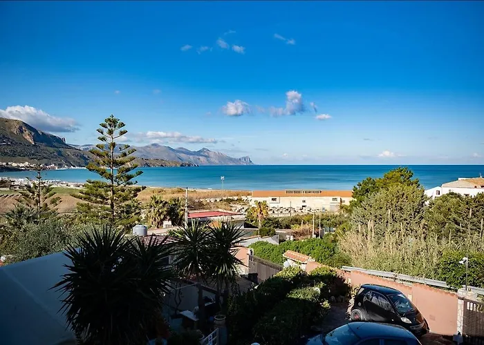 Accussi 阿尔卡莫马里纳